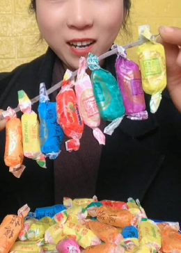 吃糖吗,就得像我这样吃才解馋,你们这样吃过吗 - 腾讯视频