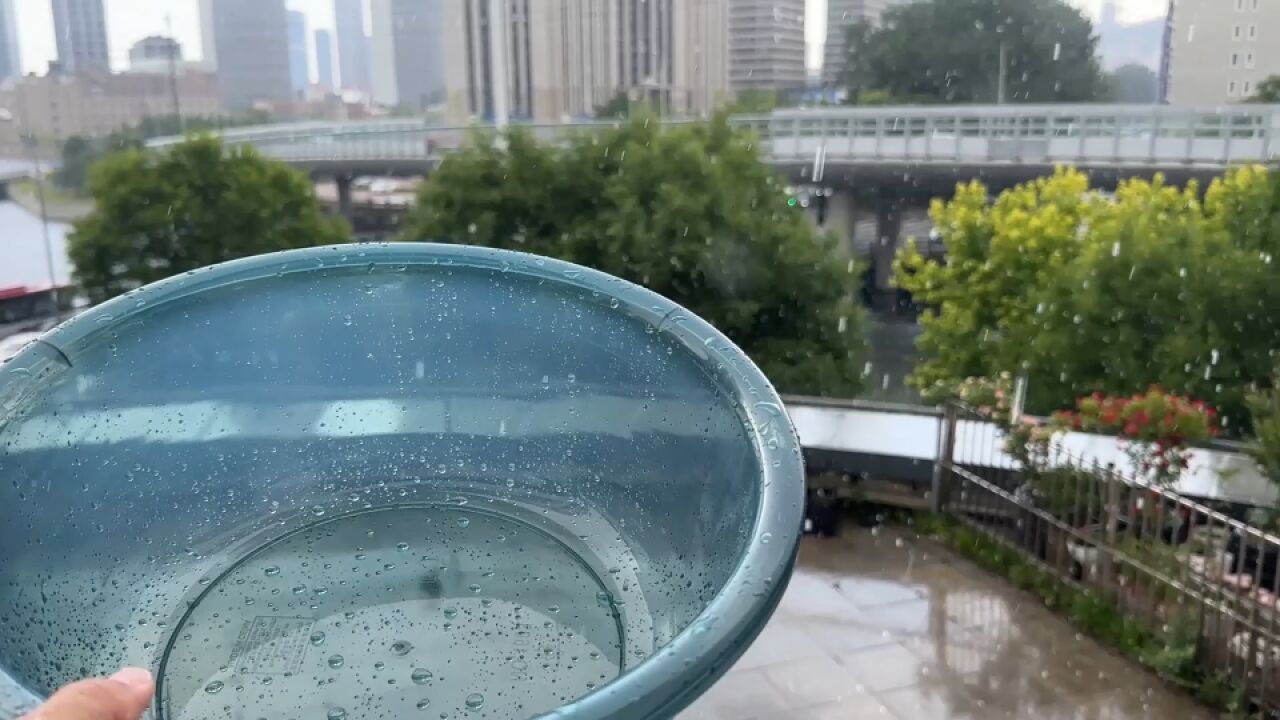 大连迎强对流天气 蓝天白云急雨突袭