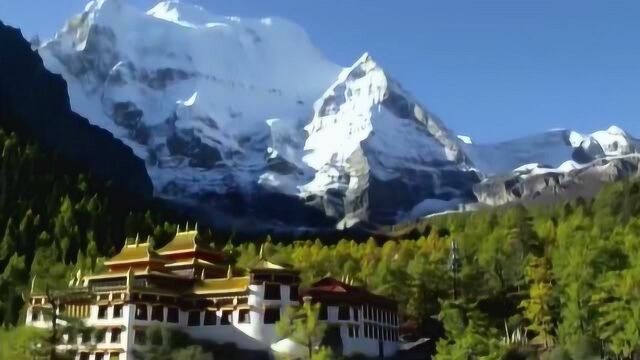 景中之旅:来一趟空中旅行,俯瞰稻城亚丁一年最美的风景