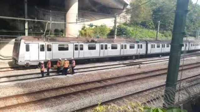 港铁荃湾线MTrain A227A214,驶入荃景围掉头路轨(换车)