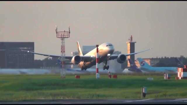 Etihad航空公司波音7879《A6BLM》从RWY,16R起飞