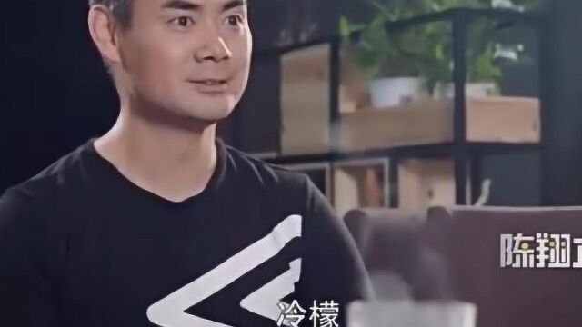 陈翔六点半:冷梦和闺蜜一起捉弄茅台,金钱的爱情需要争取