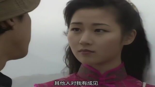 精武门:陈真告诉由美在精武门的状况,由美觉得他和其他人不同