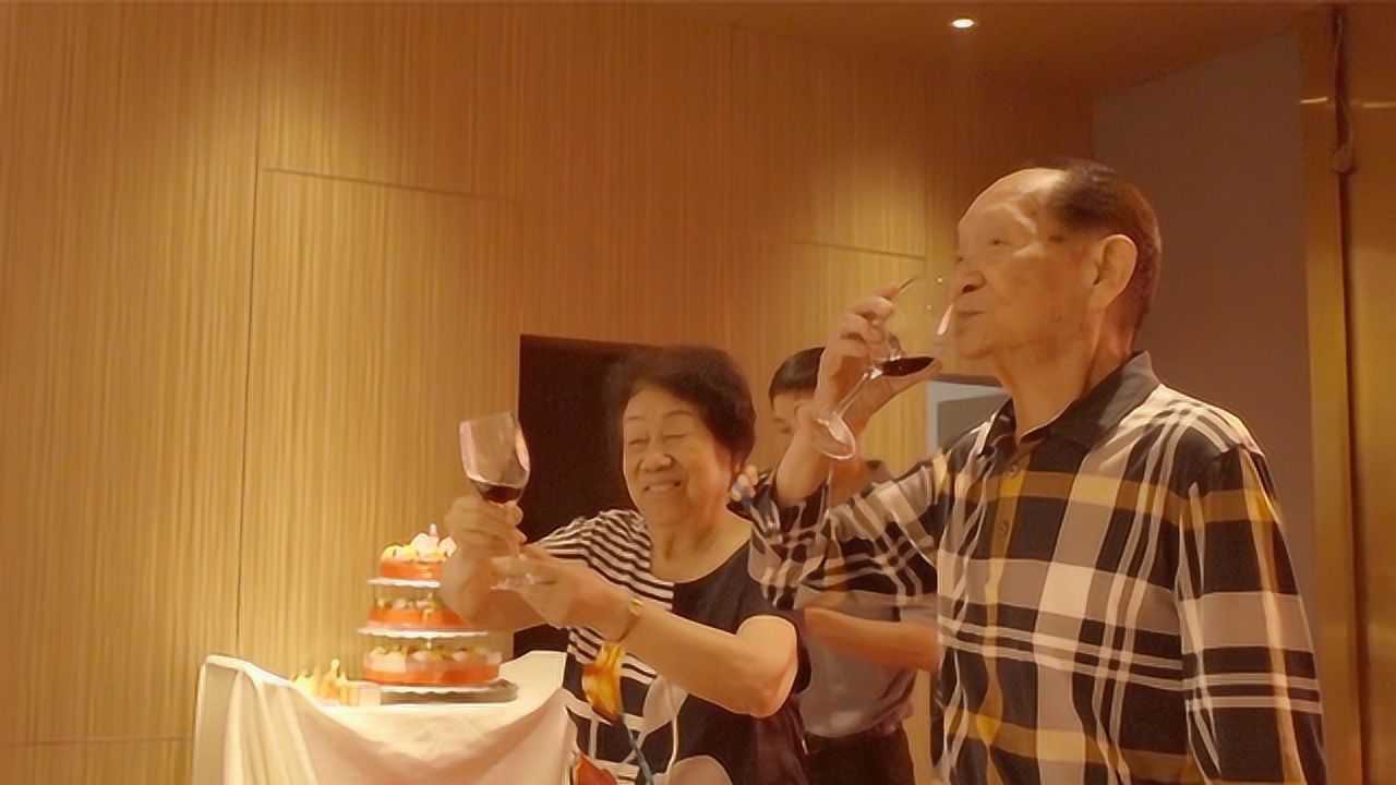 袁隆平正式升级“90后”!生日聚会宾客盈门