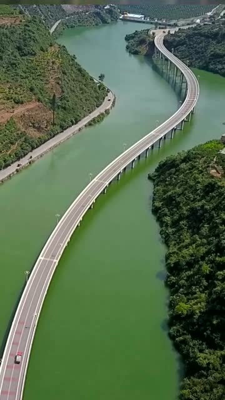 航拍中国第一条水上生态公路湖北古昭最美生态水上公路