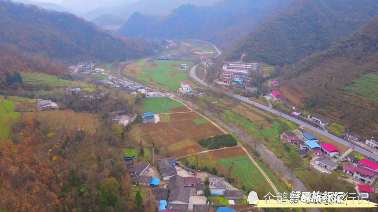 航拍秦岭最美景色,依山傍水环境宜人,好地方