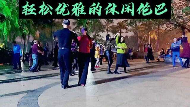 帅哥美女的休闲伦巴轻松优美又带劲白沙门公园实拍场景