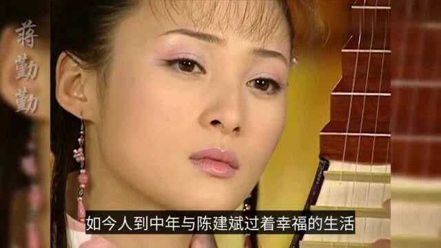 《妻子5》公开晒海报,所有妻子都是夫妻合影,唯独她与众不同