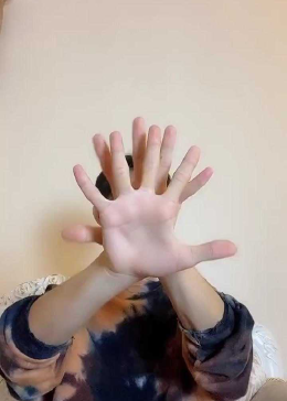 给大家来个魔幻手指舞
