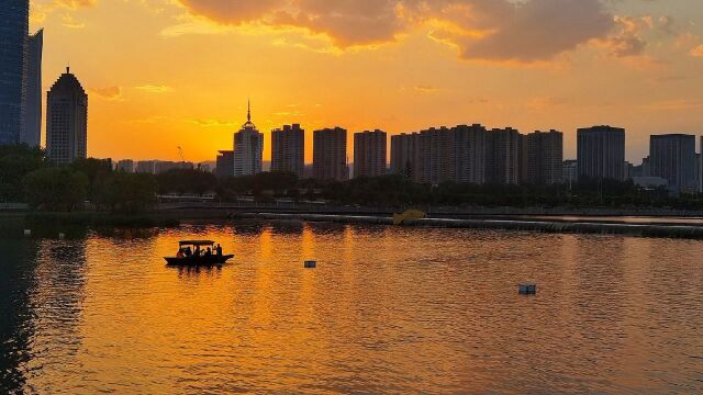 在太原领略到的美景~古晋阳八景之一的《汾河晚渡》,人在画中游,美哉!