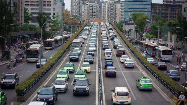 成都重污染天气预警解除!“尾号限行”时间恢复为工作日7:30至20:00