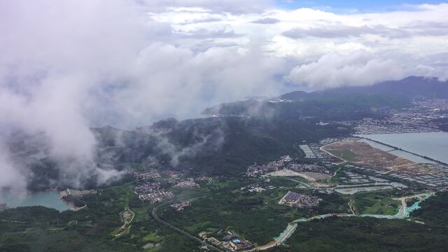 深圳第二高峰七娘山峰顶俯瞰大鹏半岛、群峰和平流雾风光及延时摄影