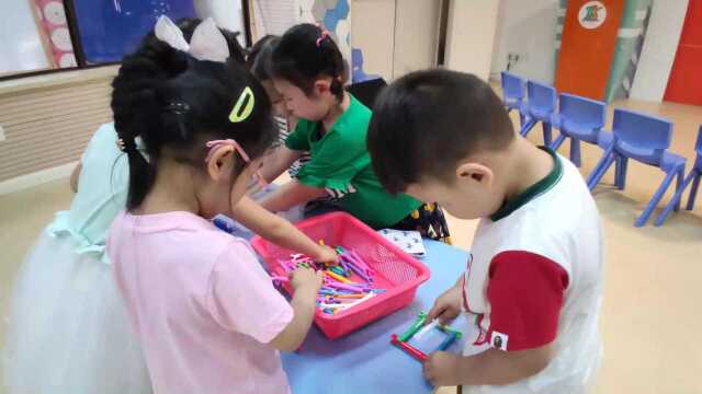 幼儿园小班科学公开课《吹泡泡》