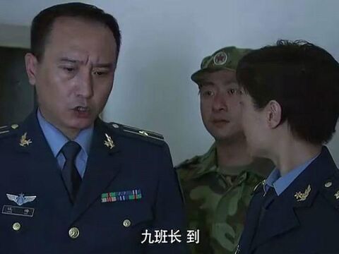 男子不愿意离开部队,班长直接下命令,派警卫连一路护送