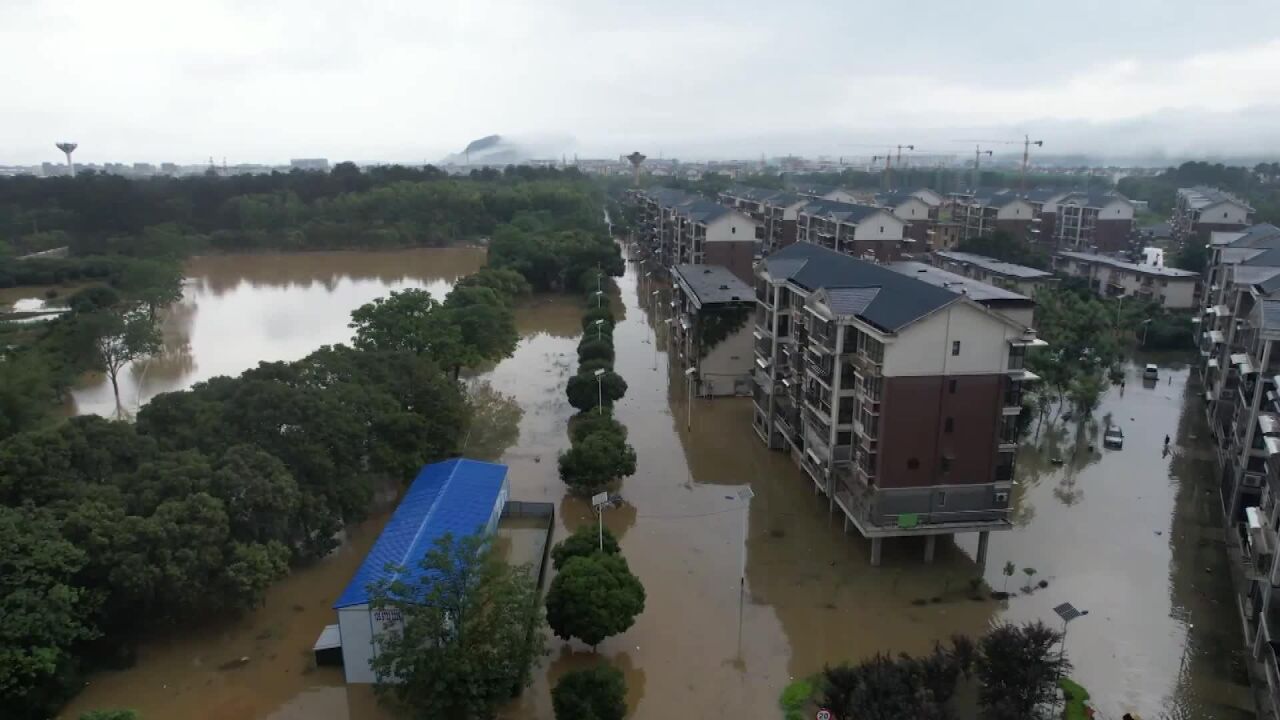 (电视通稿ⷥ›𝥆…ⷧ侤𜚩广西桂林:暴雨引发内涝 武警官兵星夜驰援