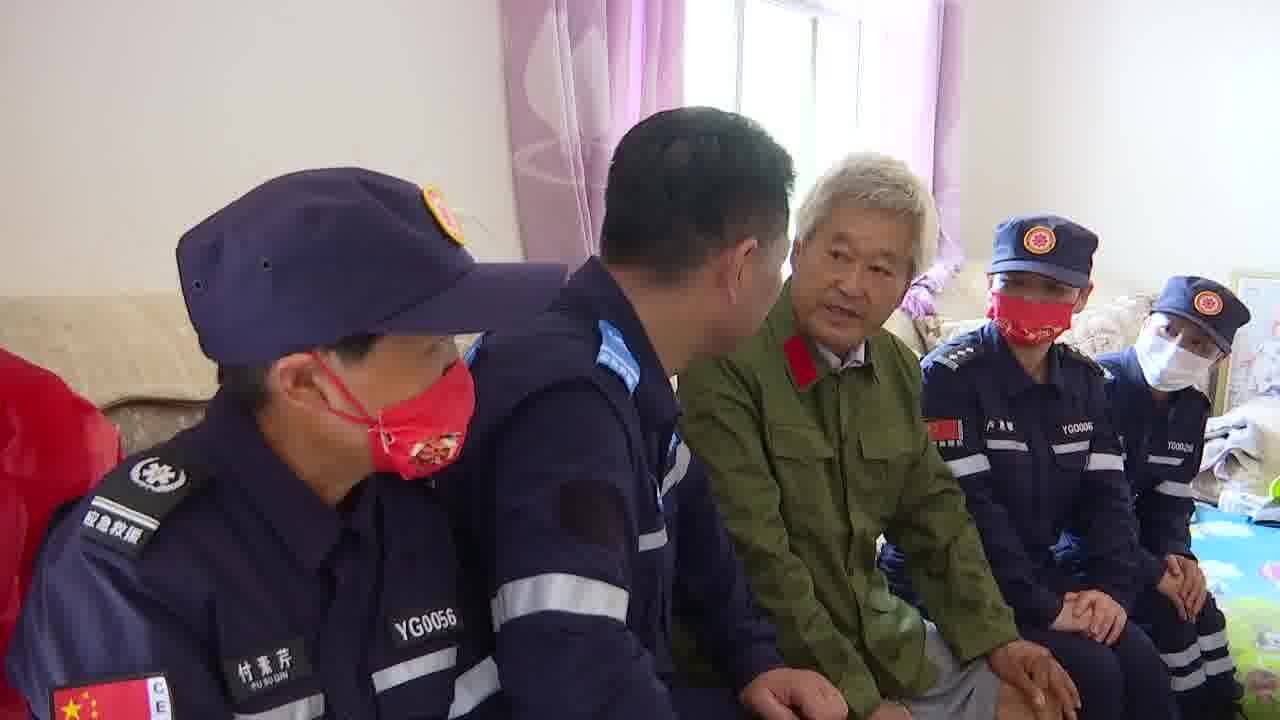 庆八一:走访慰问老兵 传承红色基因