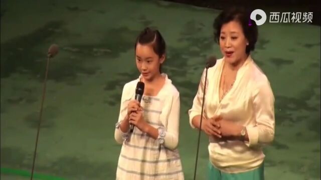 李佩红母女俩同台演出!太棒了