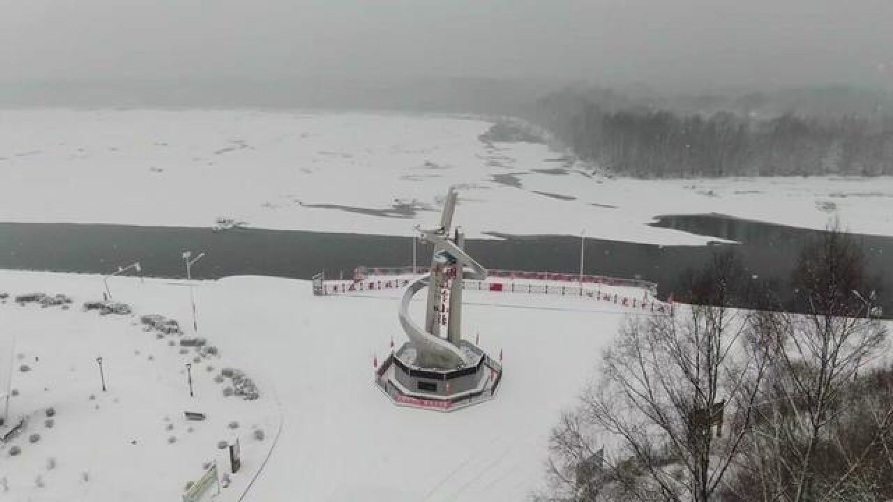 大兴安岭:航拍“最冷小镇”梦幻雪景 感受最暖营区