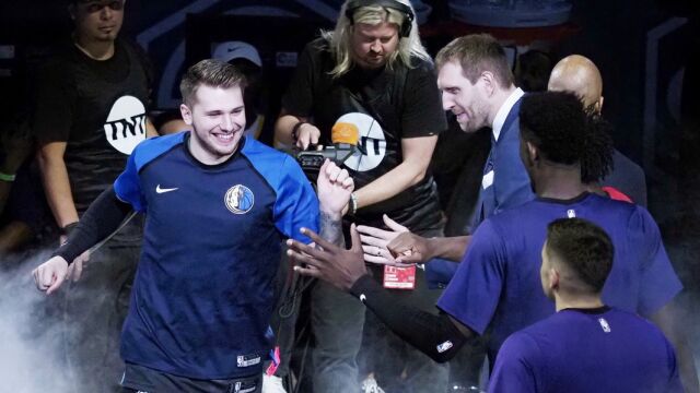 东契奇复出狂轰53分！