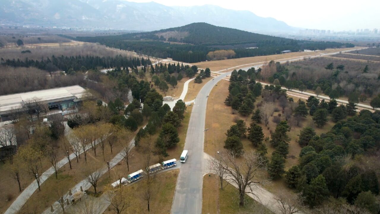 航拍西安市临潼区秦始皇帝陵博物院骊山园美景