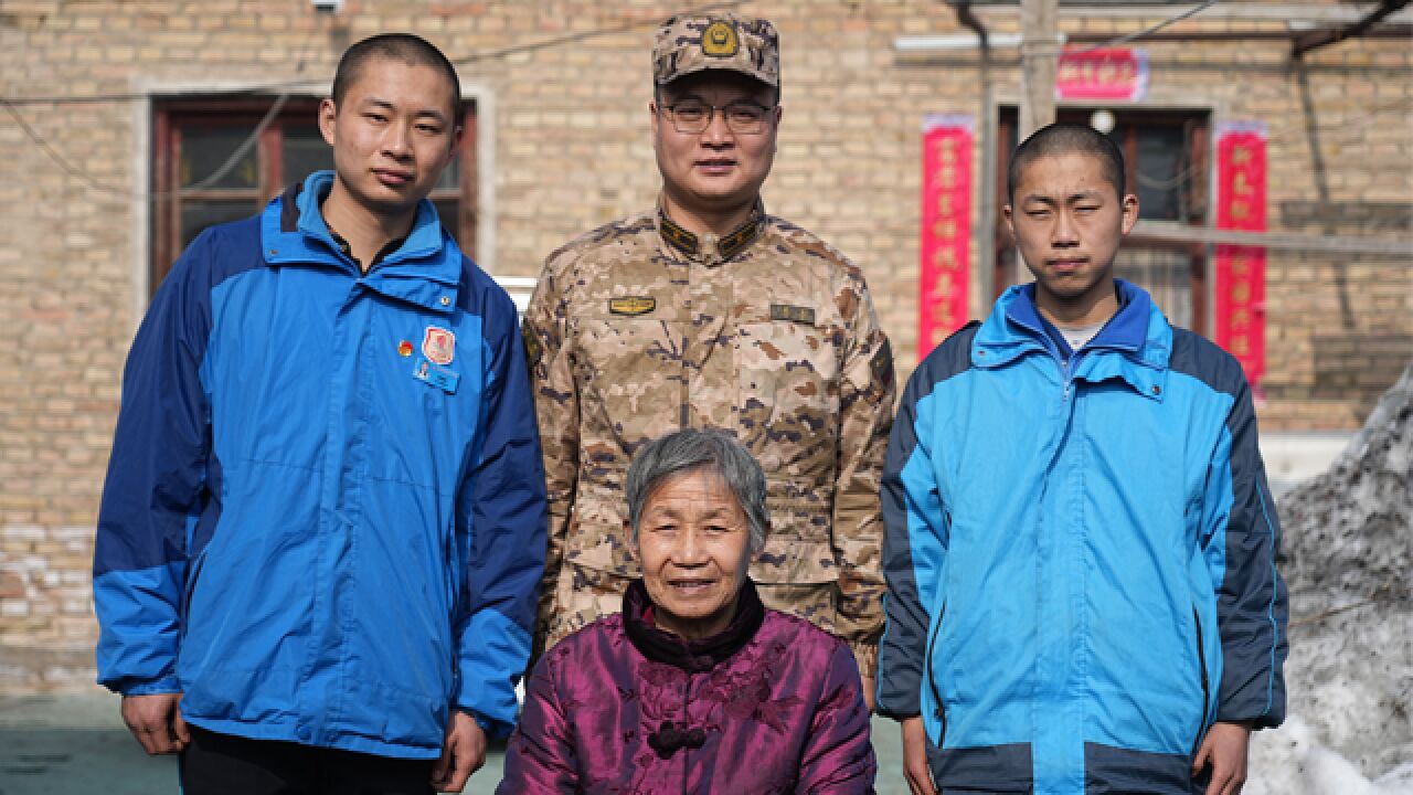 中国人物:十四载爱心接力|武警官兵就是我的亲人