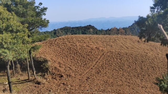 山河寻怪地,高山结地天巧穴,娥媚一案胜千山