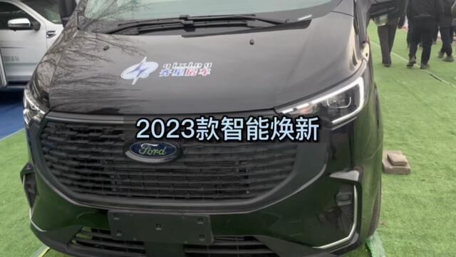 北京展会上的2023柴油版新全顺低顶升顶房车,底盘及智能化焕新#2023款新全顺柴油自动挡 #新全顺升顶房车