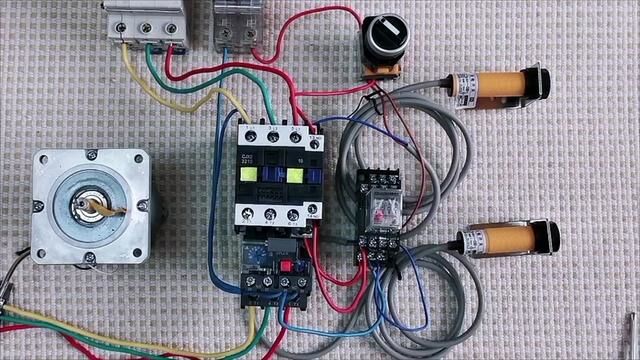 两个光电开关控制电动机启停线路接线方法#零基础学电工 #电气控制 #光电开关 #电工知识