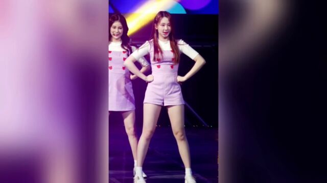 171129 MOMOLAND《别动(x2)》娜允