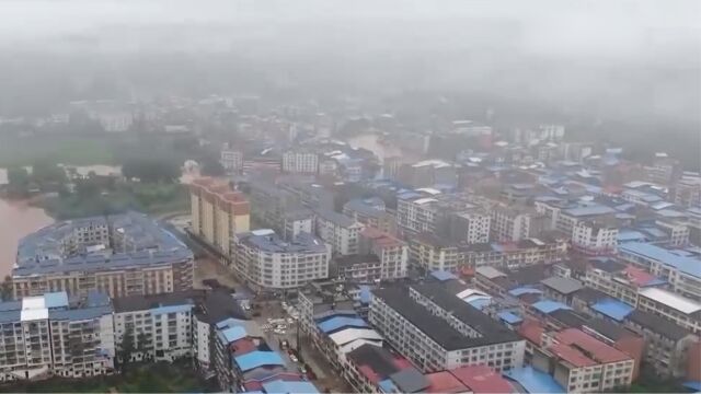 四川南充:强降雨导致多个乡镇受灾,紧急抢险