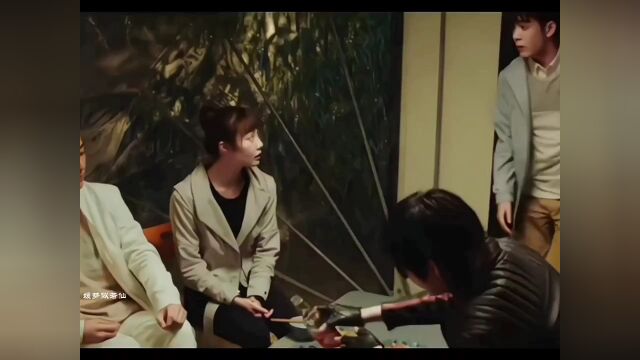 『吴邪和小花』用实际行动来告诉我们“闺蜜”是用来互怼的 #吴邪解雨臣