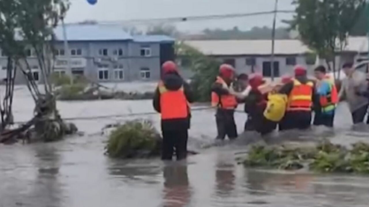 北京强降雨引发多起险情,救援抢险持续进行