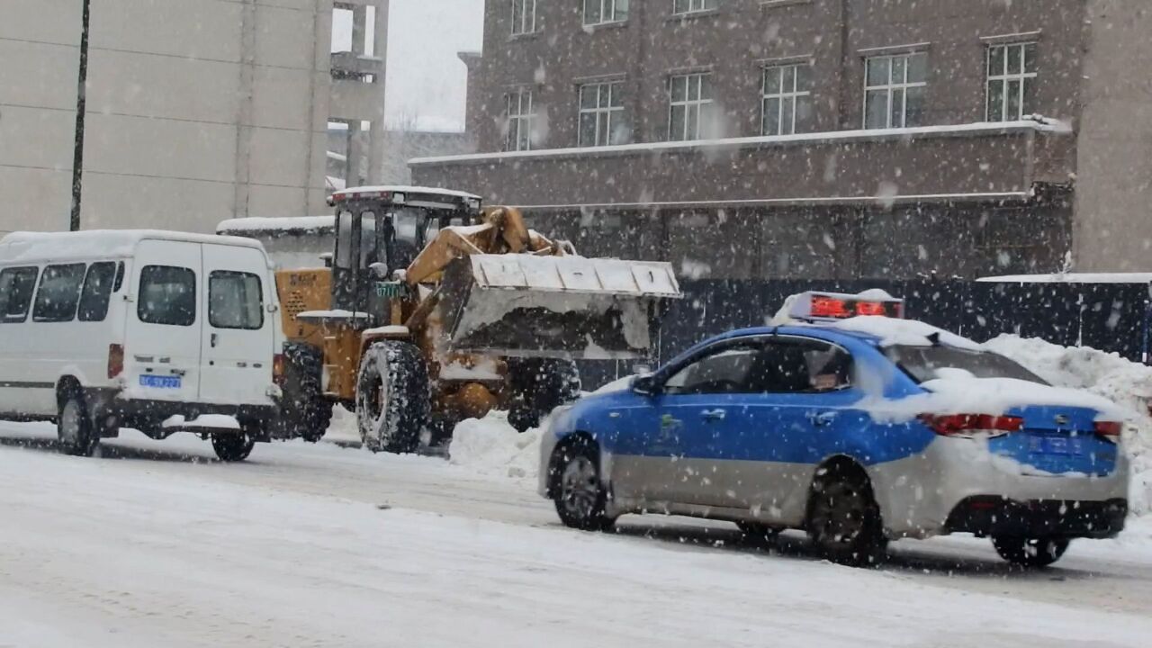 寒潮大举南下!2024年首个暴雪蓝色预警发布 部分地区降温可达16℃