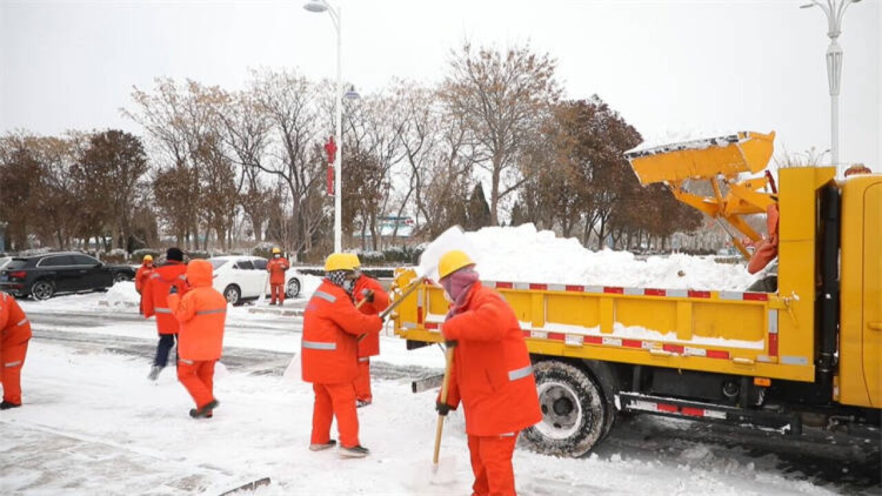 河口区:积极应对降雪天气 全力保障市民出行安全