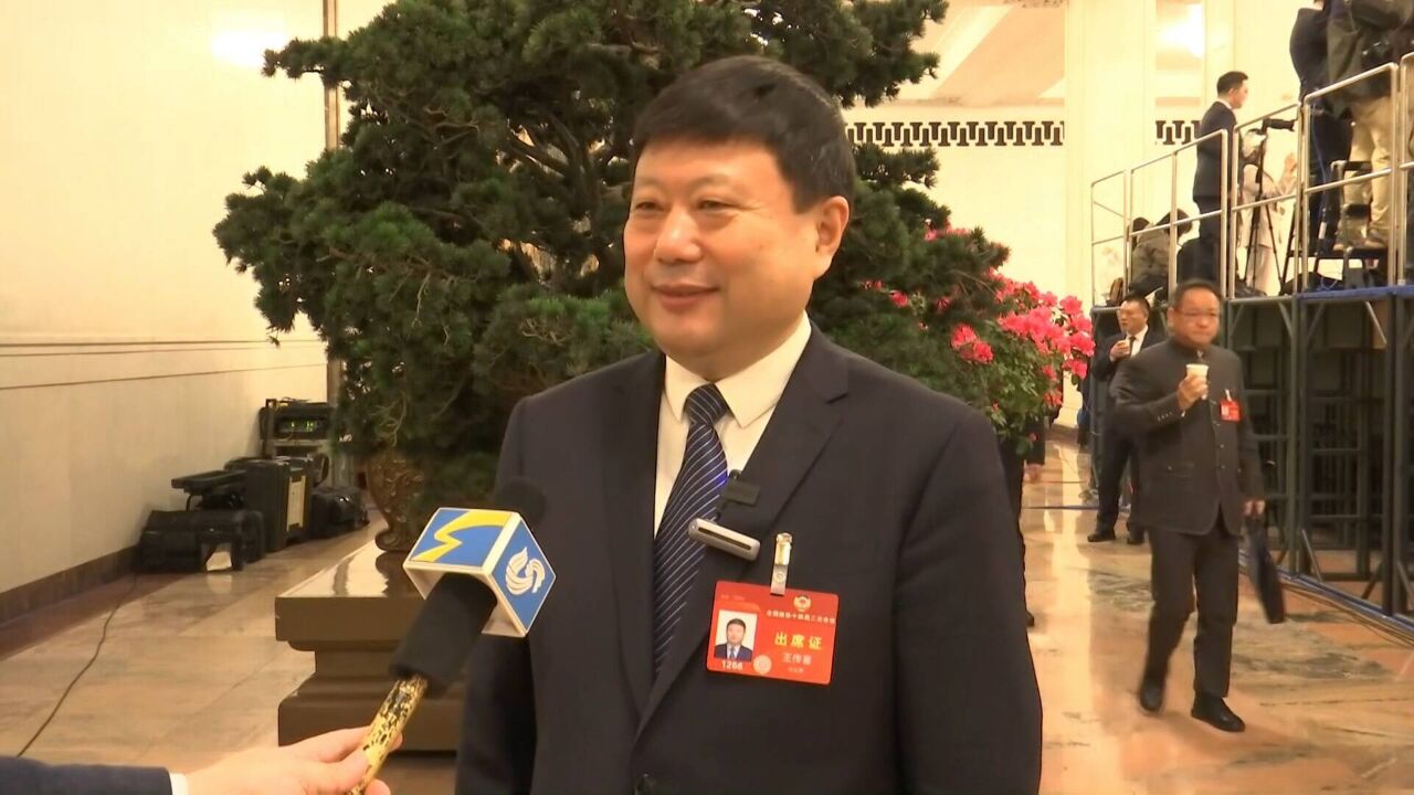 全国政协委员王传喜亮相“委员通道”:牢记嘱托 当好乡村振兴“领头雁”