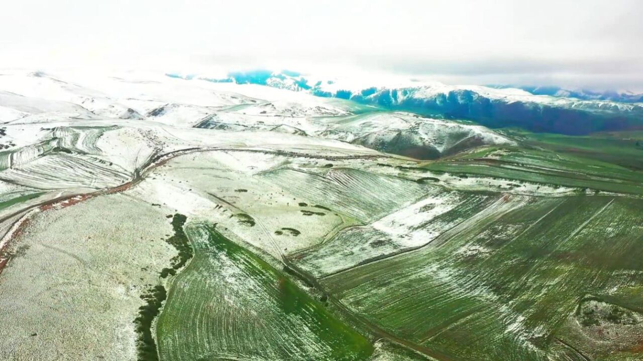 千城胜景|新疆木垒:雪落初夏