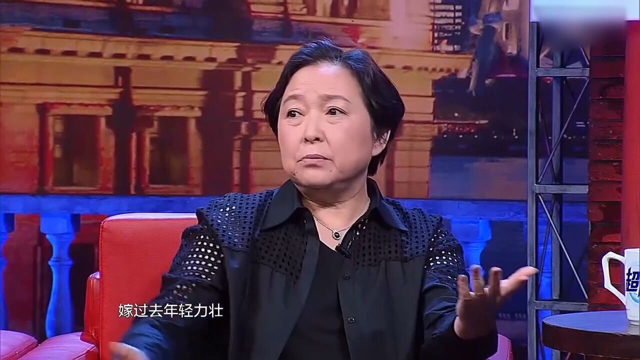 方芳啥都敢说,现场揭露娱乐圈陋习,发言太大胆了