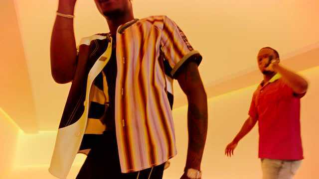 Young T & Bugsey  En Route (Live) | Vevo DSCVR