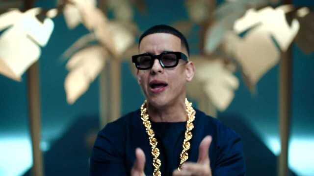 Daddy Yankee & Marc Anthony  De Vuelta Pa' La Vuelta (Video Oficial)