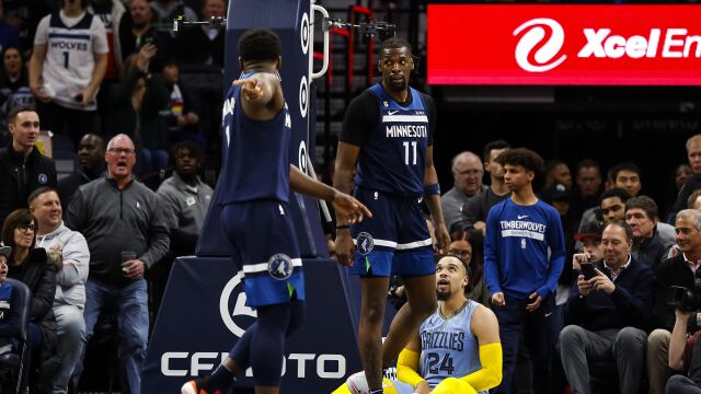 灰熊101-109森林狼 爱德华兹末节独揽17分复仇灰熊
