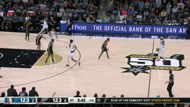 取得关键领先 伍德展现柔和手感连续出手砍下4分