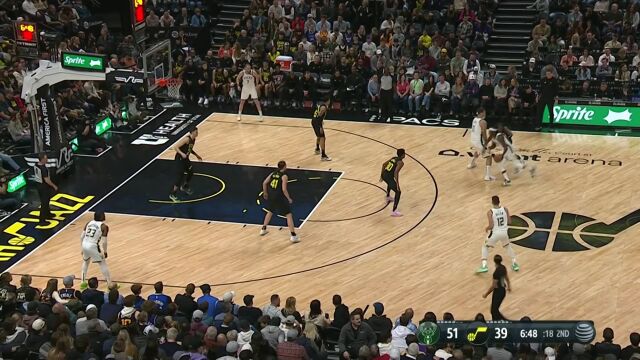 让我在天上待一会儿！托斯卡诺-安德森肆意翱翔滞空飞扣