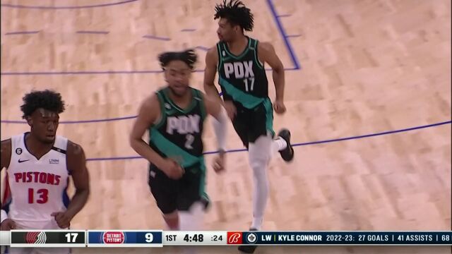 接球顺势突破 利拉德连线夏普飘移抛投打进