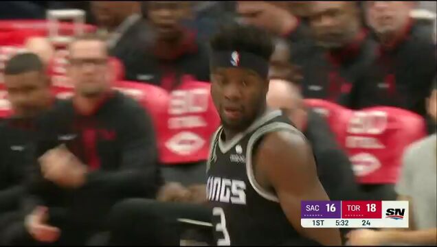 NBA常规赛：国王vs猛龙第1节英文原声回放