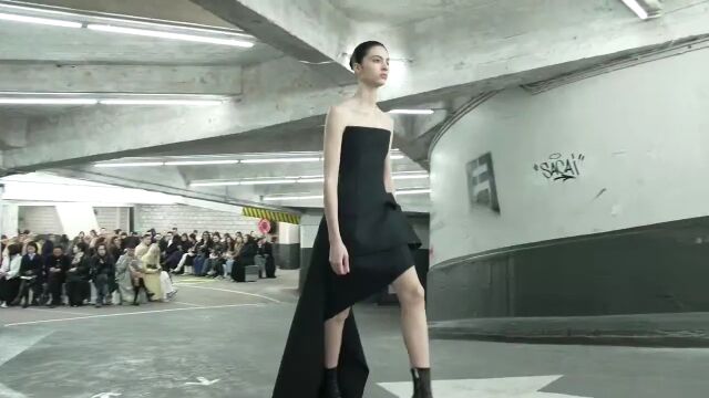 巴黎时装周 | SACAI 2023秋冬女装秀