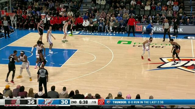 利拉德连线尤班 平地而起双手重扣