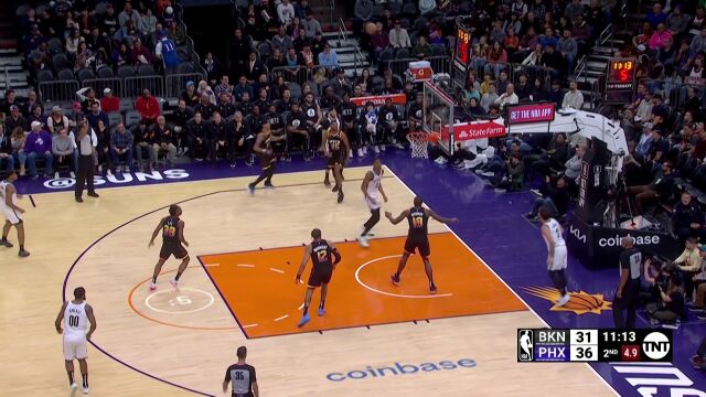 有自己大哥的风范 塞斯库里迎着防守底角三分一箭穿心