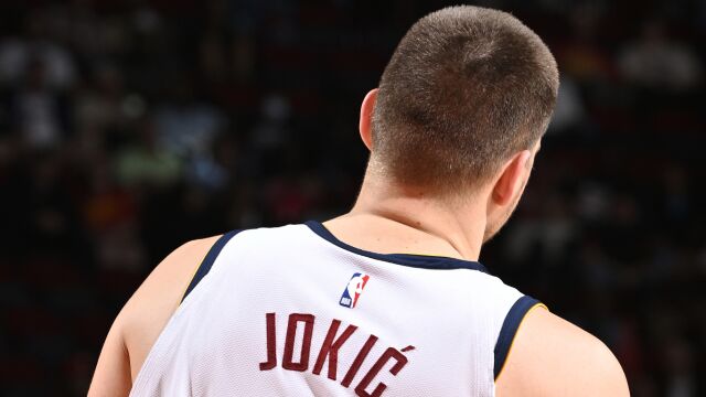 约基奇vs火箭集锦 14+11+10达成个人NBA生涯100次常规赛三双