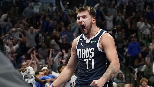 东契奇vs雄鹿集锦 空砍33+11两双难逆天改命