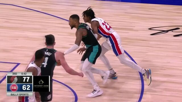 蝴蝶穿花展现灵动舞步 利拉德突破换手上篮技惊四座